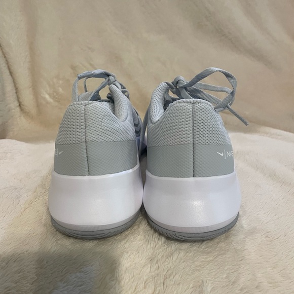 New with box Nike women’s MC Trainer 2 size 5. - Picture 6 of 8